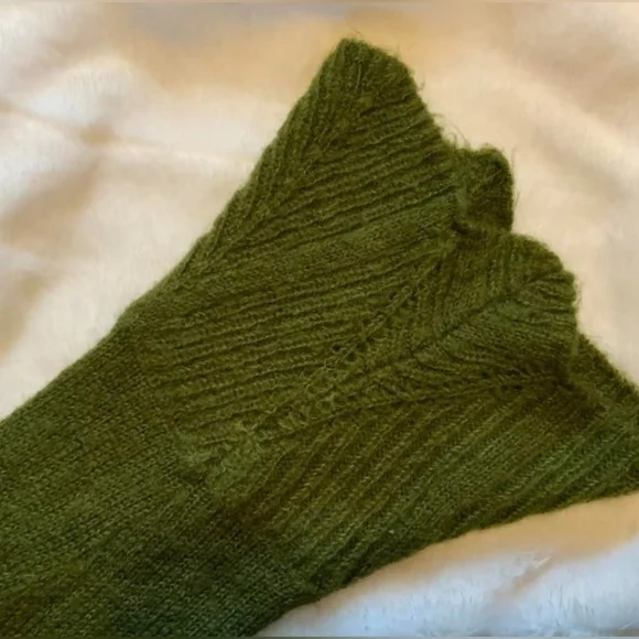 Cabi Women's Beautiful Olive Green Mohair Blend Sweater Cardigan, Sz S - Picture 2 of 4